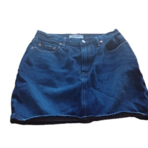 Gap denim skirt, size 27. Great for all the summer things! Classic Gap.